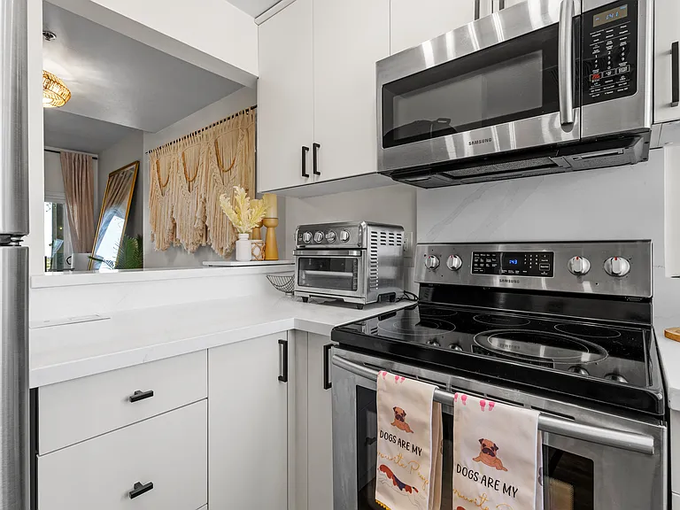 2828 University Ave #503 — Photo 11