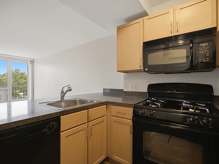 800 4th St SW #S503 — Photo 13