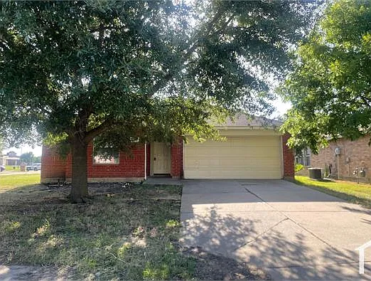 1029 Halifax Ln