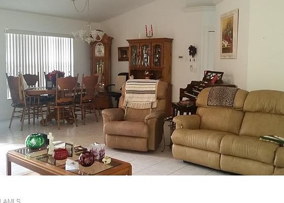 5th image of 904 SE 18th Ter
