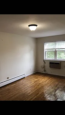 Rented by Irene Mihalios, LREB | media 5