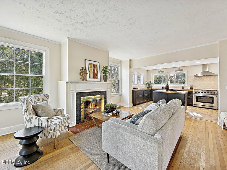 1150 Willow Branch Ave — Photo 3