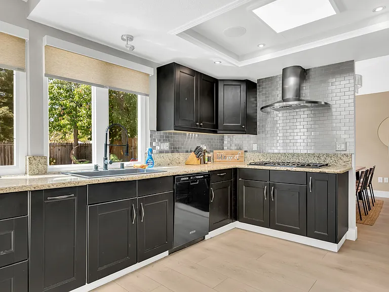 8024 Caymus Dr — Photo 46