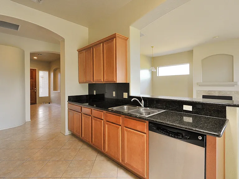 _09-Kitchen2_09102021