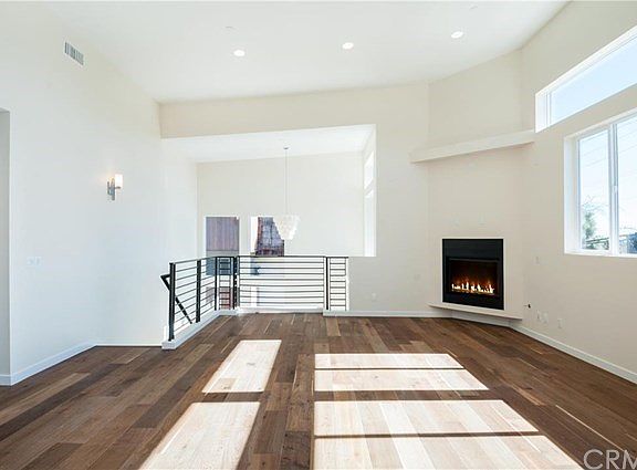 5th image of 2209 Grant Ave #A