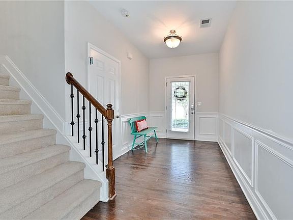 3rd image of 307 Old Stable Dr