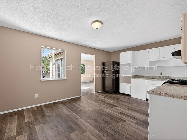 1310 Petite Dr — Photo 8