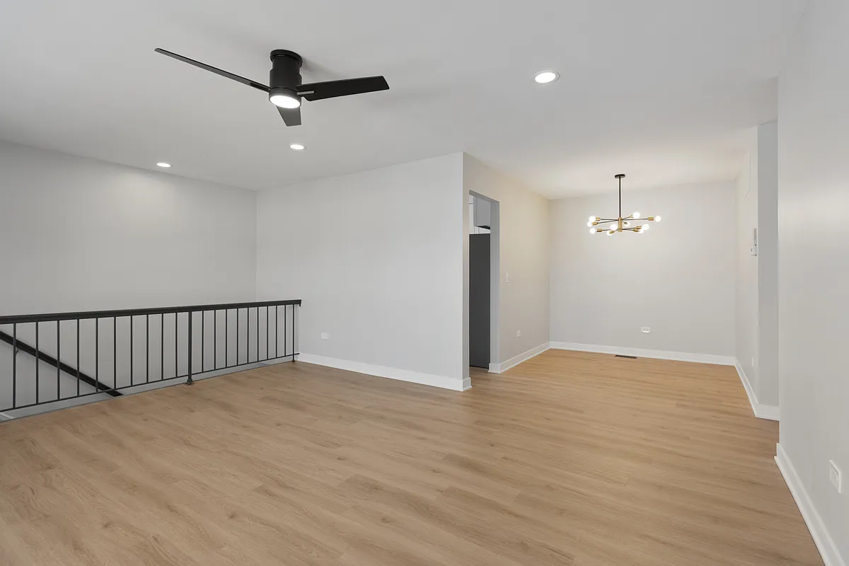 2 bed, $2,400 — Photo 4