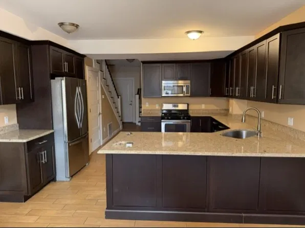300 S Main St #1, Saint Charles, MO 63301