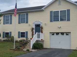 557 Universe Dr, Martinsburg, WV 25404