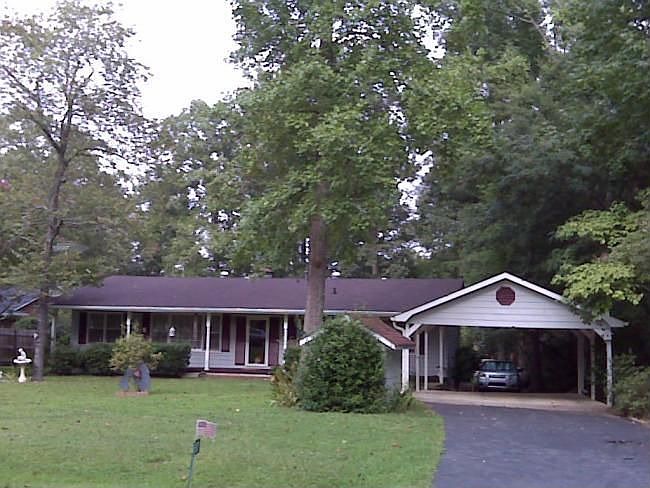 1st image of 597 Lakeshore Dr