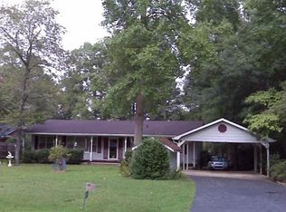 597 Lakeshore Dr, Jackson, GA 30233