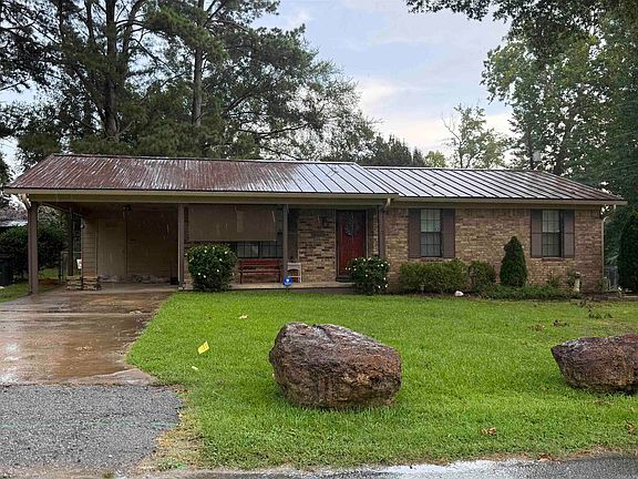 2nd image of 2202 Ridgecrest Dr
