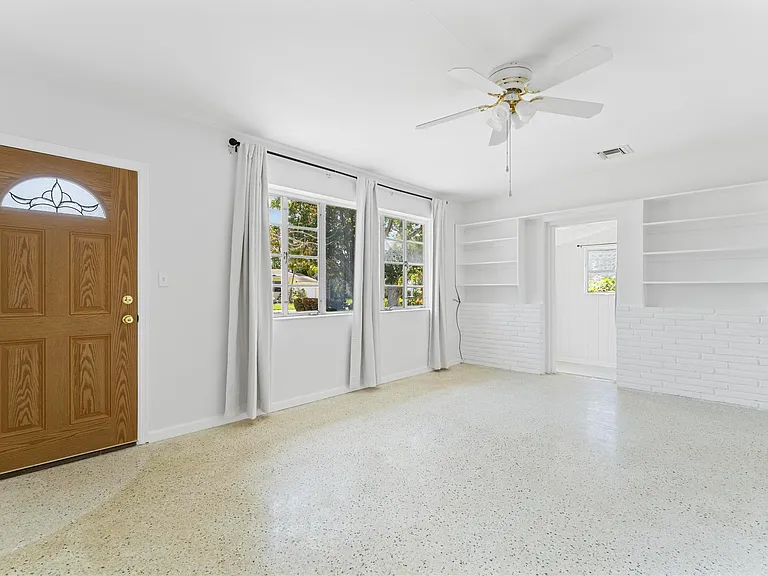 331 Winters St — Photo 4