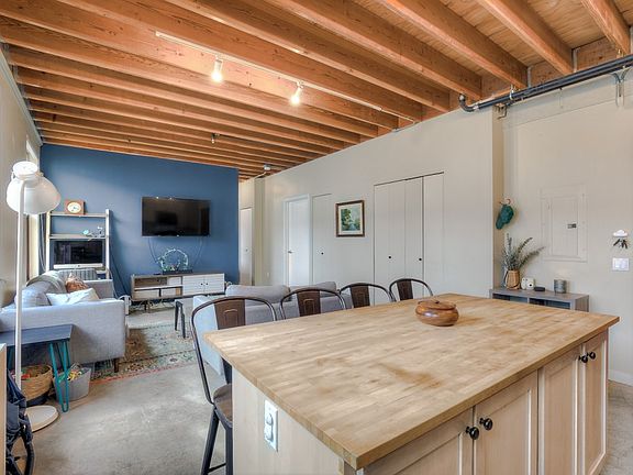 5th image of 744 Market St Unit 401