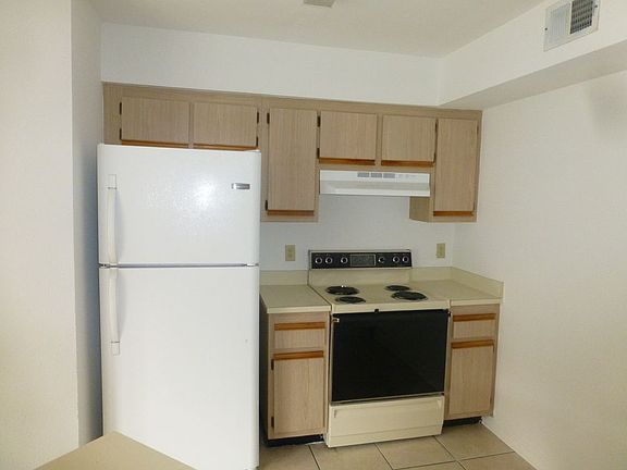 4th image of 4812 Normandy Pl