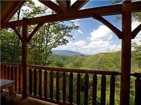 4th image of 2815 White Oak Ridge Ln