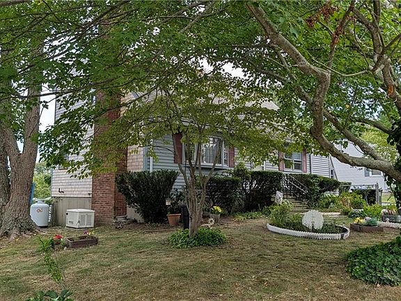 2nd image of 7 Charlotte Dr