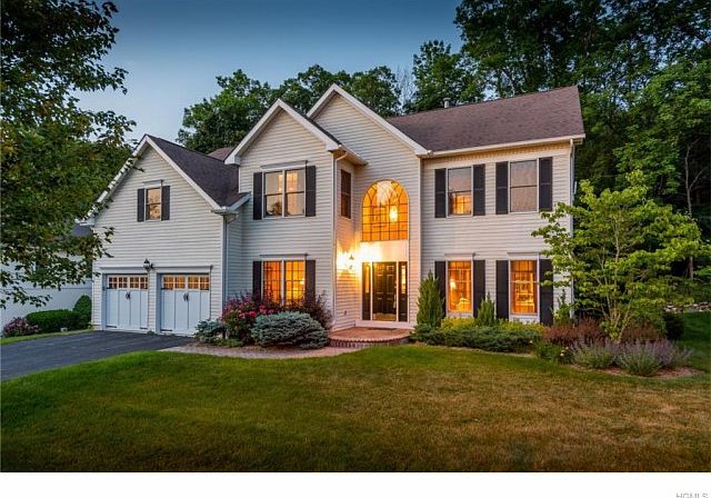 1st image of 29 Carlton Dr