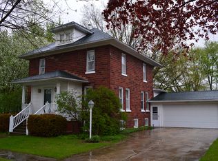 328 Elmer Ave, Readlyn, IA 50668