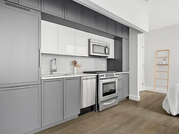 432 West 52nd Street image 6 of 15