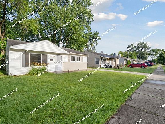 2nd image of 21921 Blackstone St
