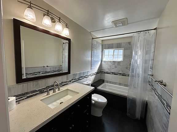 5th image of 938 Hibiscus Ln