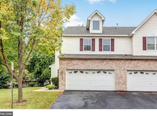 1350 White Oak Dr, Chaska, MN 55318