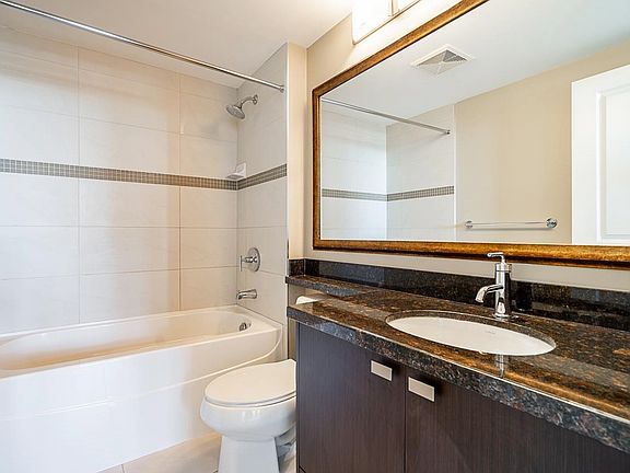 3rd image of 888 Carnarvon St #2610
