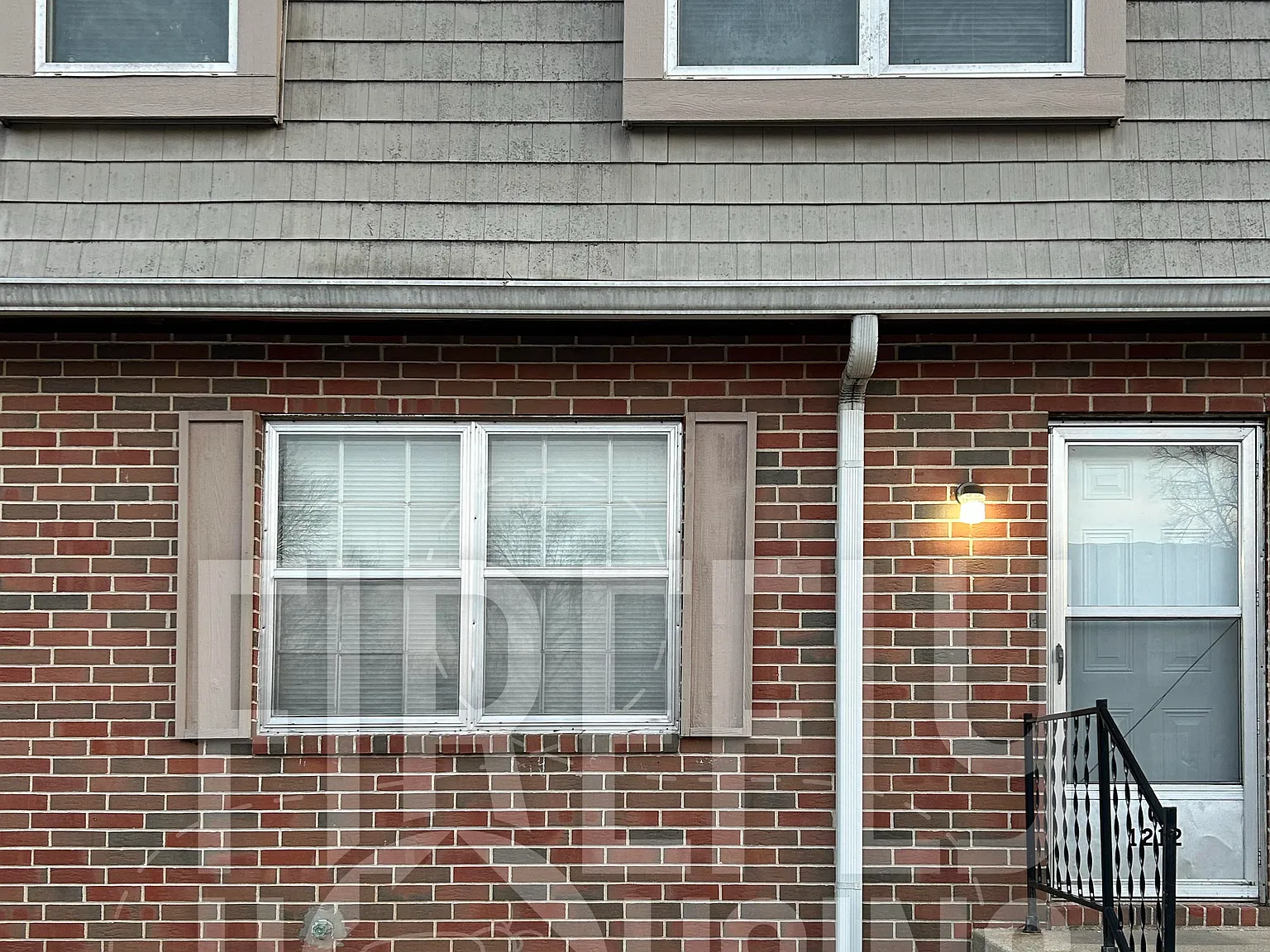 3 bed, 1.5 bath, 1150 sqft, $1,195 — Photo 1