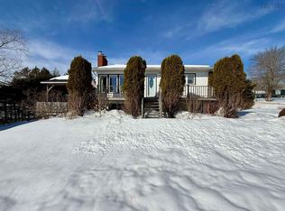 9 Crystal Lake Dr, Brookfield, NS B0N1C0