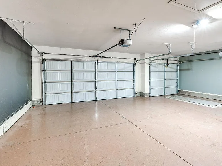2121 Mill Creek Way — Photo 35