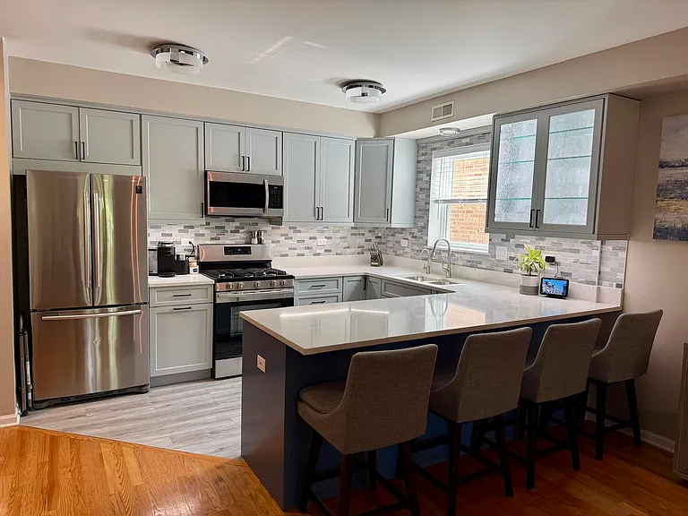 5678 W Higgins Ave #2E — Photo 4
