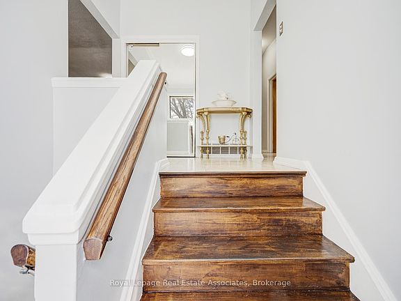 5th image of 8 Caulfield Rd