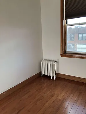 Rented by Metroline Realty | media 16