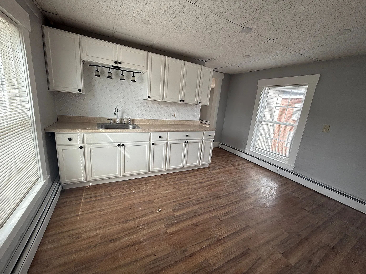 2 bed, 1000 sqft, $1,550 — Photo 4