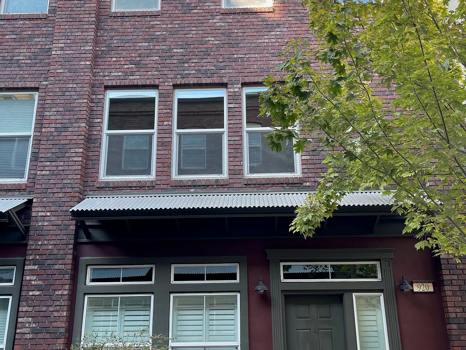 3 bed, 3.5 bath, 1930 sqft, $4,950 — Photo 1