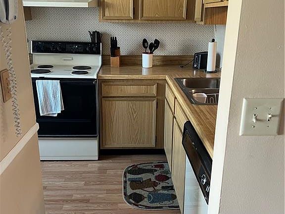 5th image of 8042 Mill Creek Cir