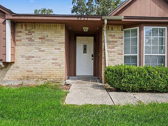 3rd image of 4423 Rosegate Dr