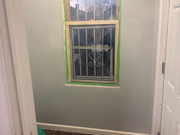 4th image of 833 S 19th St Room 3-2
