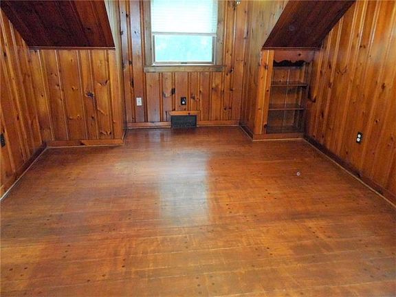5th image of 609 Harvey Ave