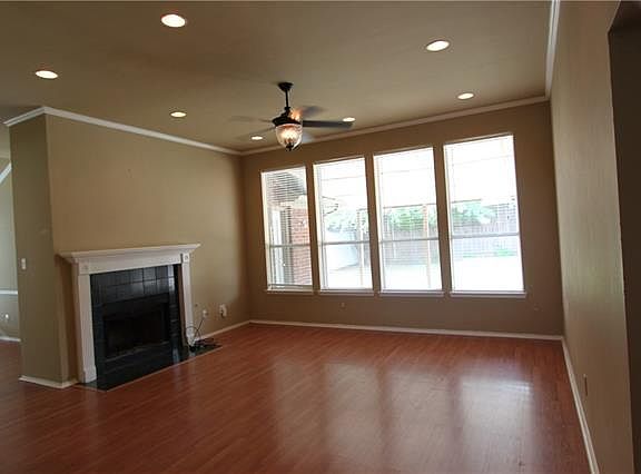 2nd image of 739 Oak Dale Ave