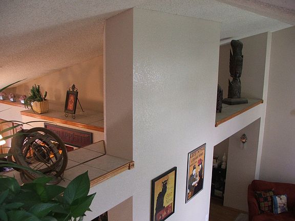 vaulted ceilings w/ lintels