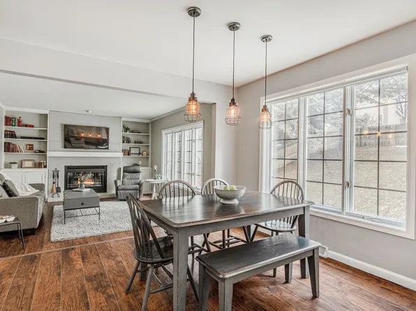 6203 Spring Pond Ct, Mc Farland, WI 53558