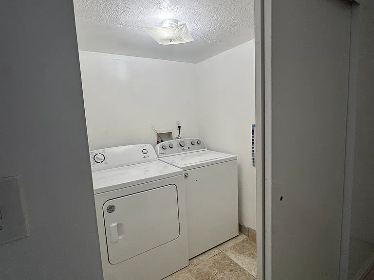 3720 S Hampshire Cir — Photo 17