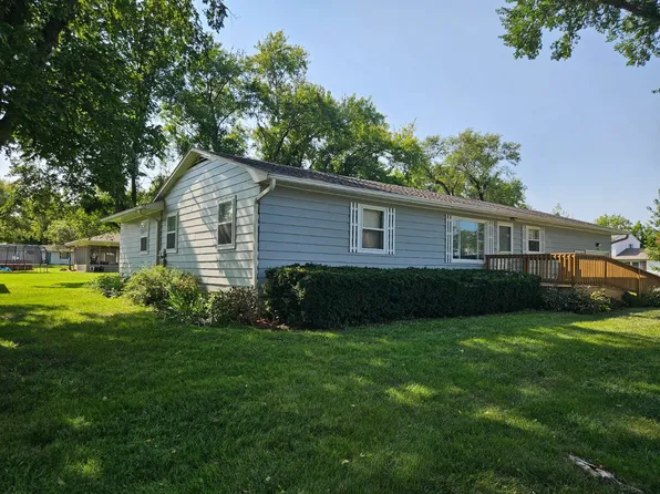 412 N 9th St, Seneca, KS 66538