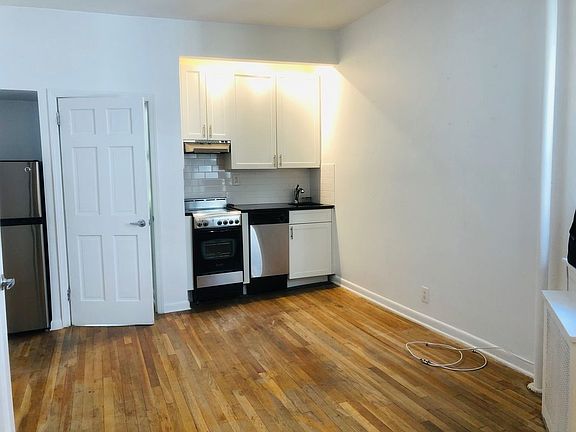 2nd image of 1441 York Ave APT 4RN