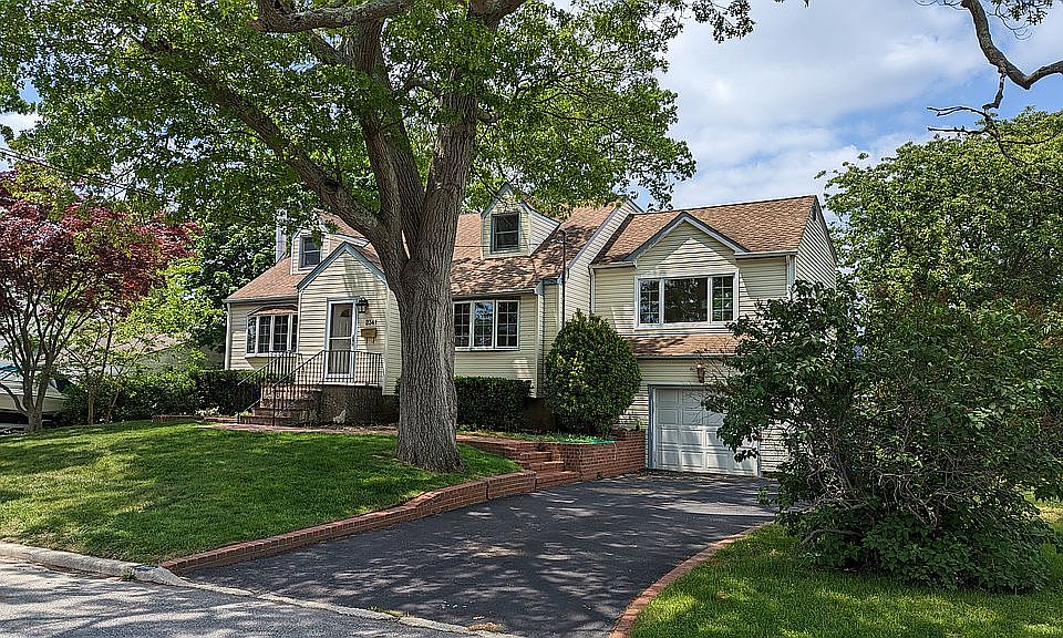 1st image of 2341 Logue St
