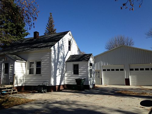 2nd image of 205 S Carver St