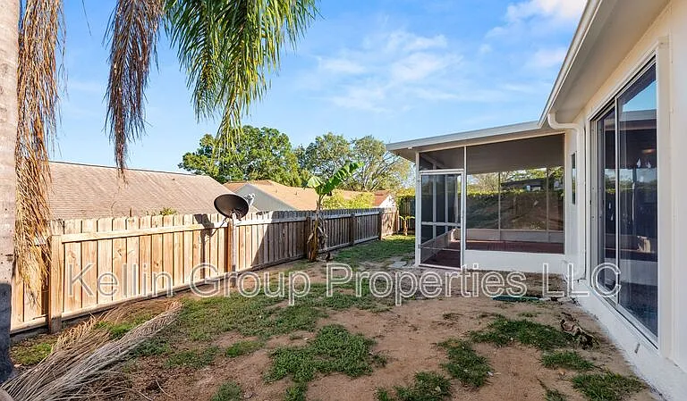 303 Regal Park Dr — Photo 37